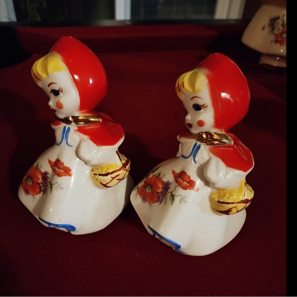 Vintage Hull Little Red Riding Hood large set of salt and pepper shakers. - Picture 3 of 5